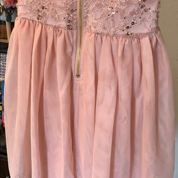 Lace Dress - Picture 4 of 4